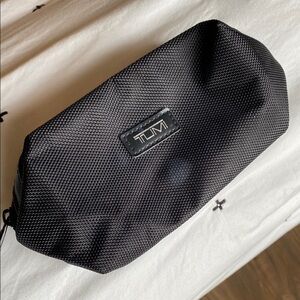 Tumi for delta makeup bag